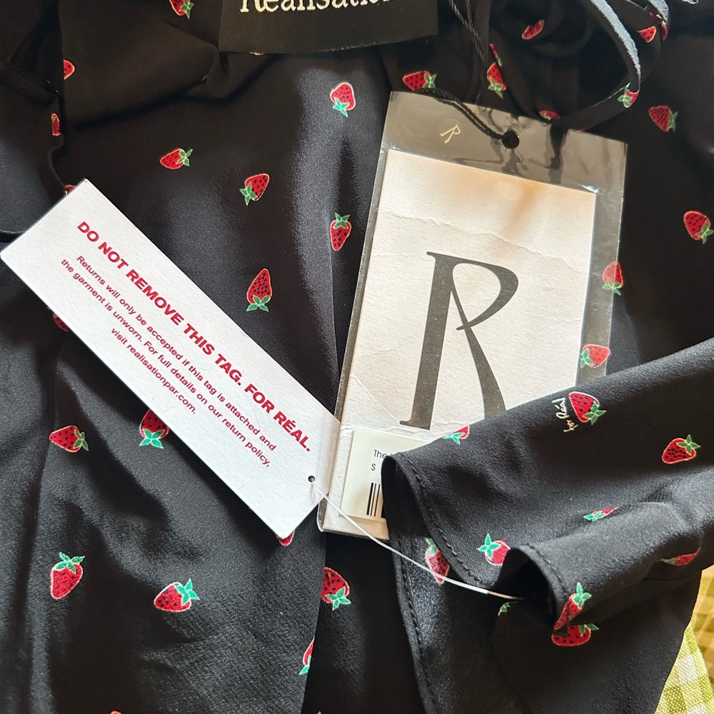Réalisation Par | The Inez Black Strawberry - Picture 6 of 7